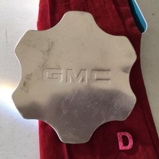 #D (1) 01- 07 GMC Sierra Yukon Denali 1500 OEM Center Hub Cap 9594256