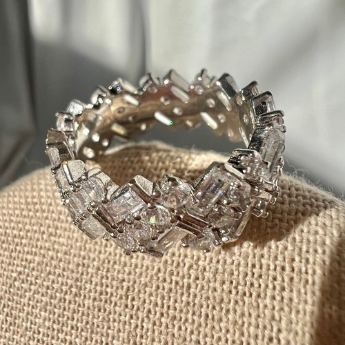 Sparkly Glam Rhinestone Silver Tone Costume Fashion Cocktail Band Ring Size 7 - Picture 2 of 12