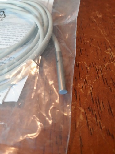 Baumer Inductive Sensor Proximity Switch PNP NO 10144583 Model IFRM 04P15A1/L - Picture 3 of 5