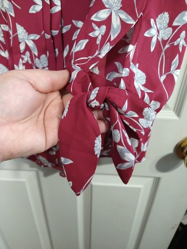Hawthorn WomanMP Blouse Burgundy Grey Floral 3/4 Slit Tie Sleeve V Neck Pullover - Picture 9 of 10
