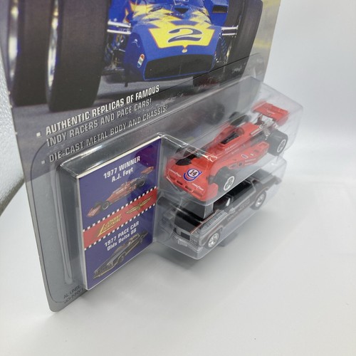 Johnny Lightning 1977 Indianapolis 500 A.J. Foyt & Olds Delta 88 Pace Car - Picture 3 of 8
