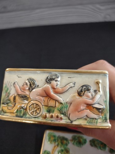Antique Capodimonte 3D Trinket Box With Cherubs Lidded Gold Trim from Italy - Picture 5 of 14