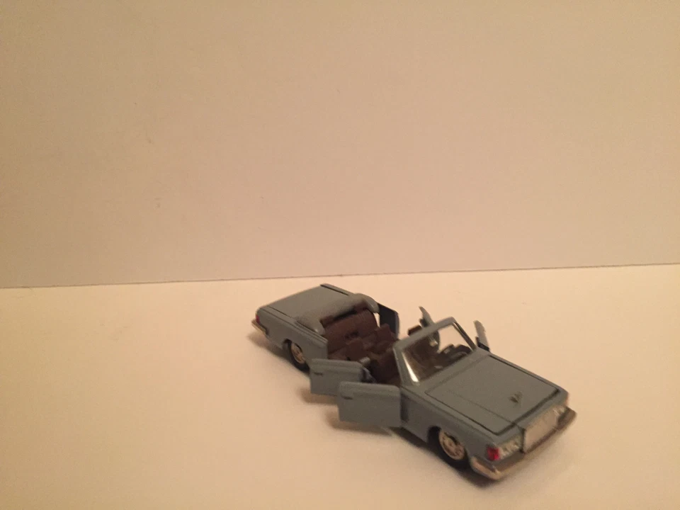 1/43 URSS Parade Limusina ZIL-115 Cabriolet  Foto 3 de 4