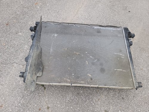 11 - 16 Ford F250 F350 F450 F550 Super Duty 6.7 Diesel Radiator Fan Shroud OEM - Picture 2 of 9