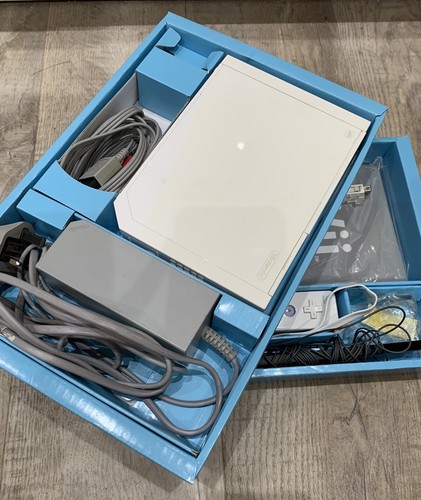 Nintendo Wii White Console Boxed Complete Set Wii Sports And Wii Play Bundle - Picture 2 of 2