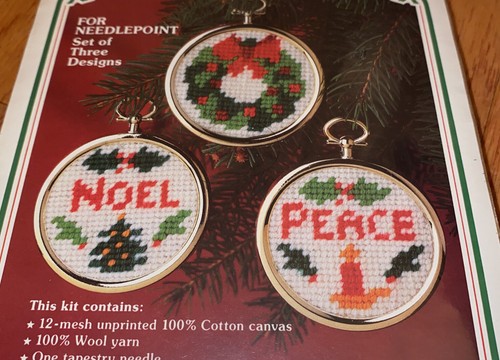 NUEVO EN PAQUETE*Punta de aguja WonderArt de colección*ADORNOS DE NAVIDAD*6532*NOEL*PAZ*CORONA* - Imagen 1 de 3