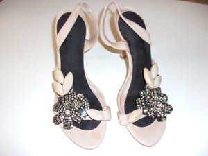 VERA-WANG-LAVENDAR-Vintage-Heels-SIZE-7M