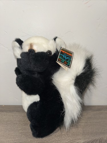 National Wildlife Federation Dan Dee Skunk Stuffed Plush Realistic 12” Toy Tags - 第 1/7 張圖片