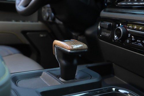 Wood Grain Gear Shift Knob Head Decor Cover Trim For Chevy Silverado 2022-2024 - Picture 6 of 11