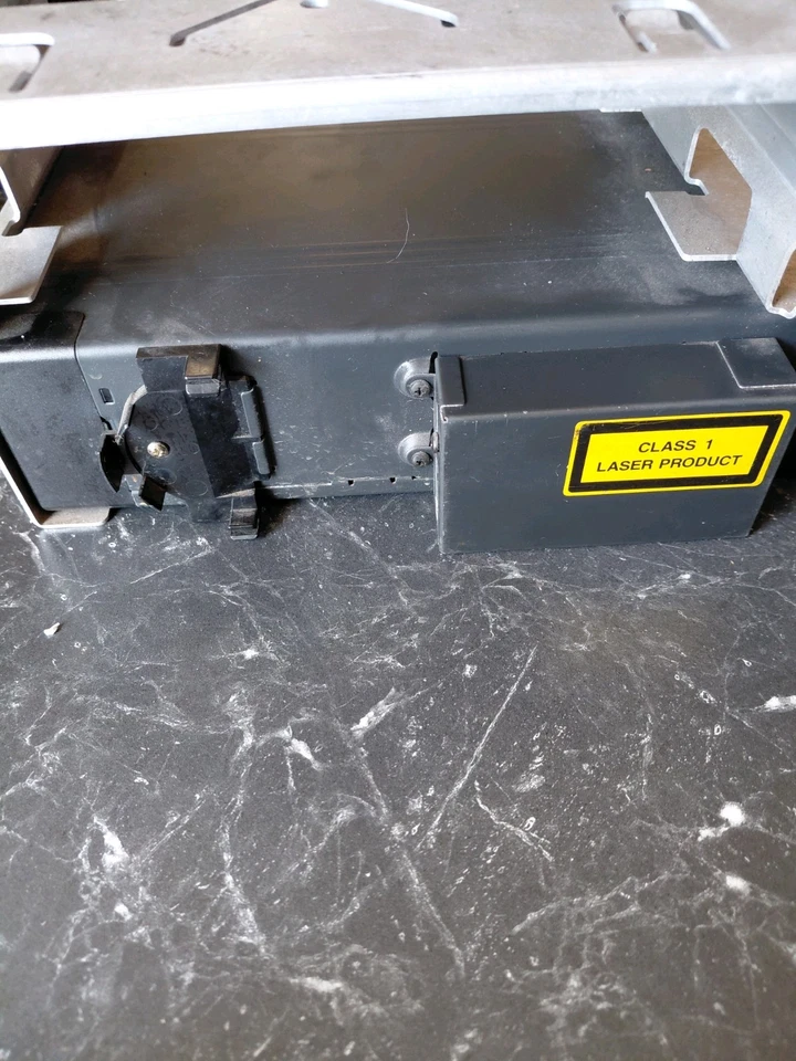 Mercedes-Benz OEM 6 Disc CD Changer A2038209089  Fits W203 W220 W211 (2000–2006) - Image 4 of 4