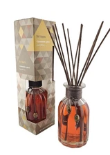 Pier 1 Reed Diffuser Oil Set Cinnamon Spice 10 oz Fragrance Oil Air Freshener `