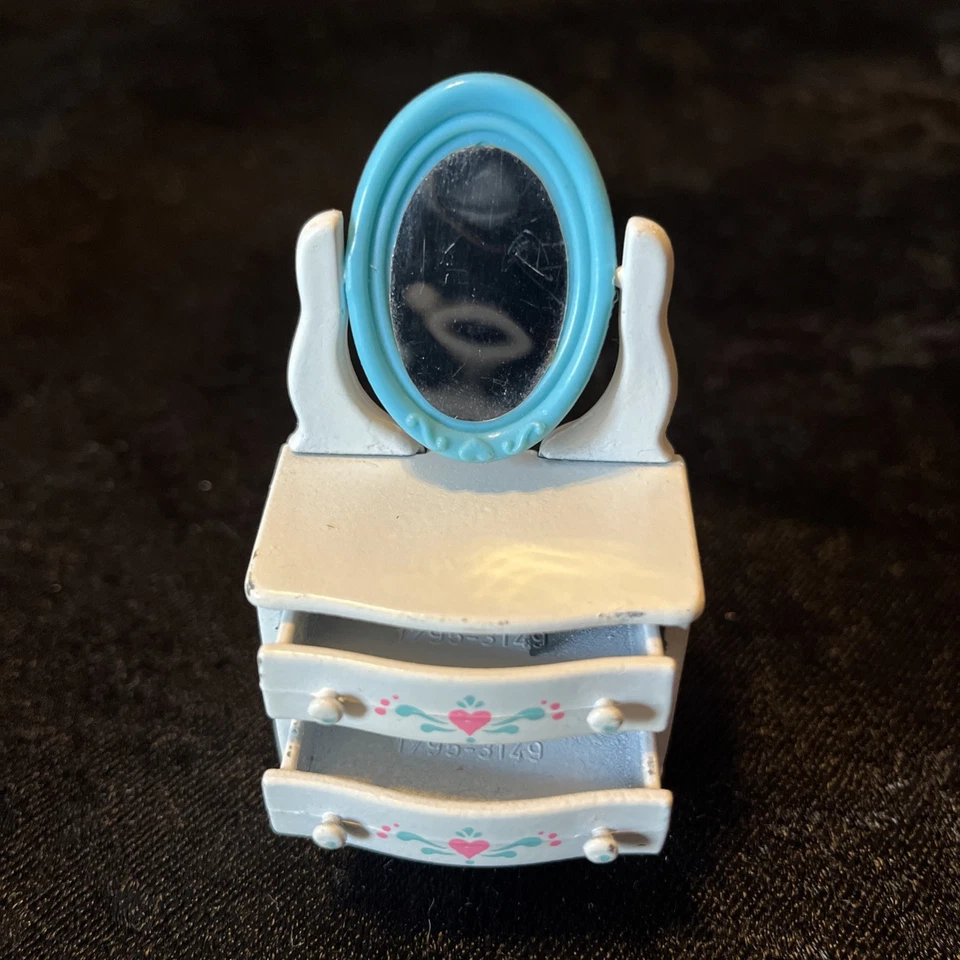 Lote de 3 aparadores Mattel Littles de colección años 80 con lámpara de tocador espejo y florero Foto 4 de 4