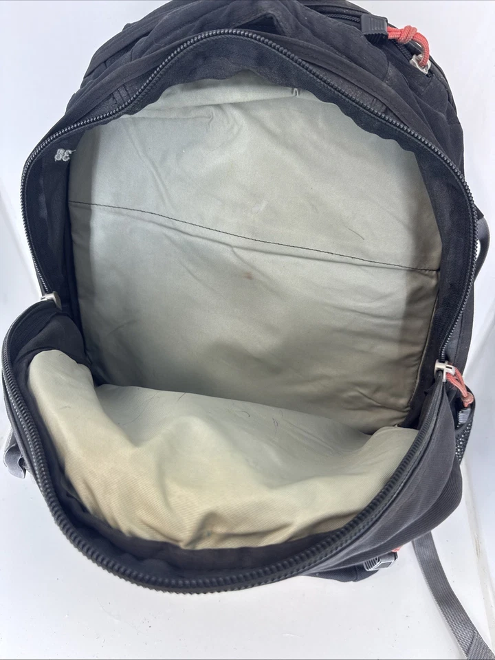 Mochila Jansport Odyssey 38 H20 Senderismo Viaje Cintura Negra y Roja Usada Foto 3 de 3