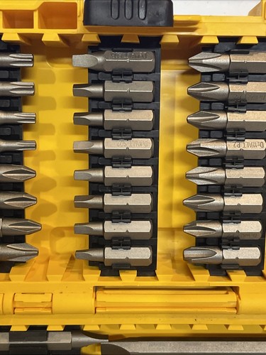 Jeu d'embouts de tournevis DeWALT 45 pièces DW2166 avec étui jaune rigide - NEUF !! - Photo 6/15