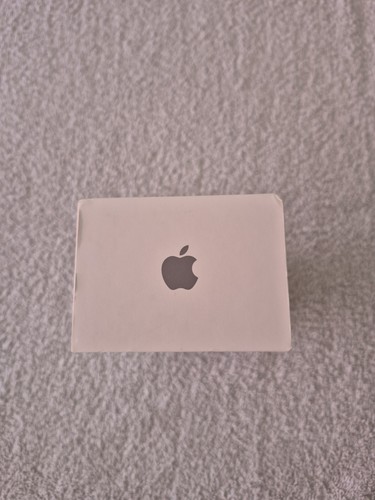Boîte seule compatible iPhone SE - Photo 2 sur 3