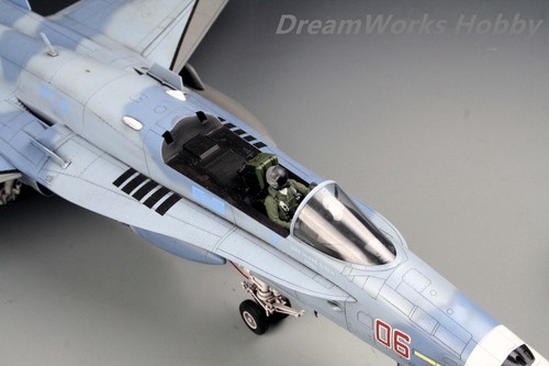 Ganador del premio Construido Academia 1/32 F/A-18C VFC-12 Fighting Omars + Reconstruido + Piloto - Imagen 8 de 24