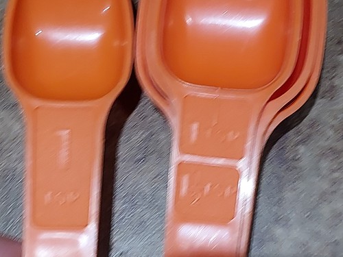 Vintage Tupperware Measuring Spoons ~ Orange Harvest Set of 7 - Picture 5 of 9