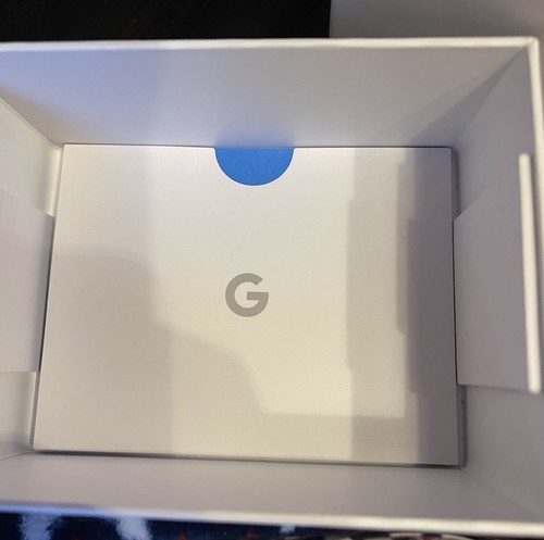 Google Pixel LTE Watch Polished Silver Stainless Steel Case with Charcoal band - Zdjęcie 5 z 10