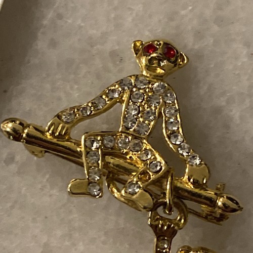 Rhinestone Circus Monkeys Pin Brooch Swinging on Trapeze ASIS!! Missing A Stone - Picture 13 of 13