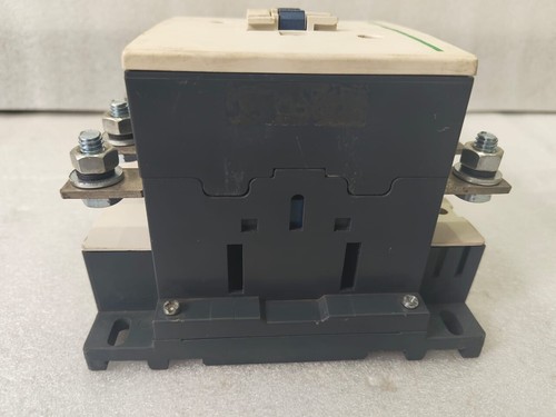 SCHNEIDER ELECTRIC LC1D150 POWER CONTACTOR 150AMP VOLTAGE 220VAC FAST SHIP - Picture 4 of 7