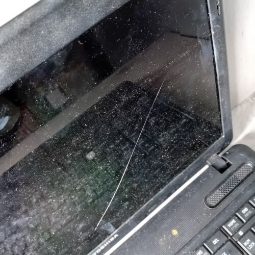 TOSHIBA SATELLITE C660-1J2 LAPTOP - NOT TESTED FOR SPARES OR REPAIRS FOR PARTS - Picture 3 of 6