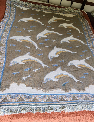 Pure Country Weavers Aquatic Dolphin Woven Thrown Blanket 70 x 54 in - Picture 11 of 13
