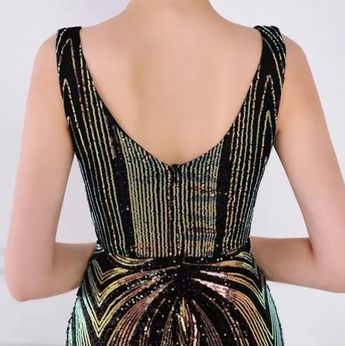 Black, V Neck, Contrast Sequined and Mesh Mermaid Maxi Formal Gown - Picture 4 of 11