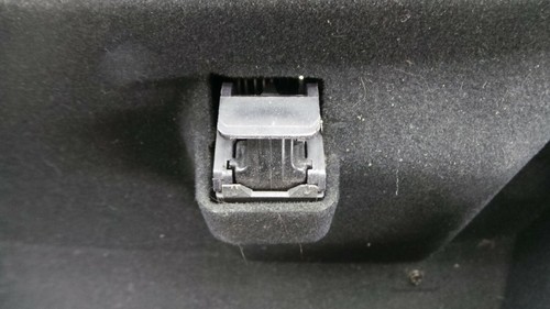 Lincoln Town 2004 Glove Box - Picture 10 of 11