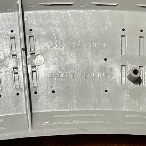 Lionel 6-12015 - FasTrack - O-36 Curved Track - Picture 5 of 8