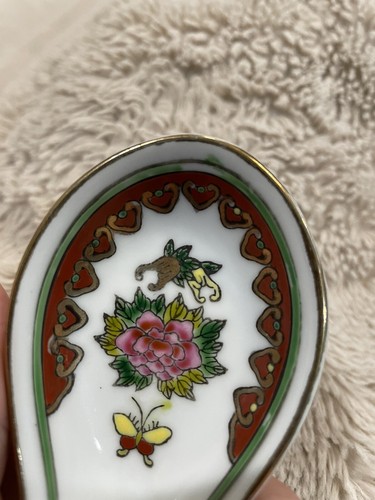 Vintage Jingdezhen Famille Rose Soup Spoon Butterfly Floral Beautiful - Picture 7 of 7