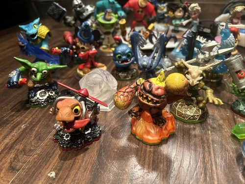 Mixed Lot Of Disney, Activision Skylanders Figures  Toy Character Figurines - Picture 8 of 10