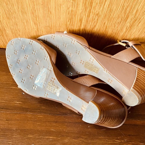 Sandalia de cuña Naturalizer para mujer 38,5 cuero marrón tacón medio - Imagen 14 de 15