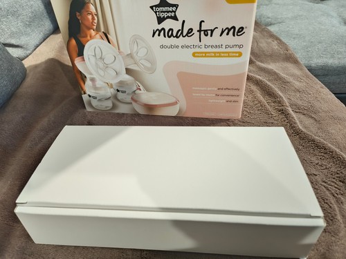 Tommee Tippee Made for Me Double Electric Breast Pump with Bottles - Picture 5 of 6
