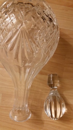 CRYSTAL GLASS DECANTER W/ STOPPER BOTTLE 11"x5", 4 lb 2 oz PINEAPPLE DESIGN - Picture 3 of 4