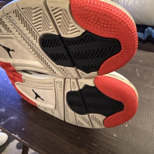 Jordan 4 Retro Pale Citron, Bright Crimson 2019 para hombre talla 10 de Estados Unidos - Imagen 17 de 24