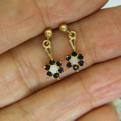 Pendientes cuentagotas vintage con racimo de ópalo y zafiro de 9 quilates - Imagen 4 de 5