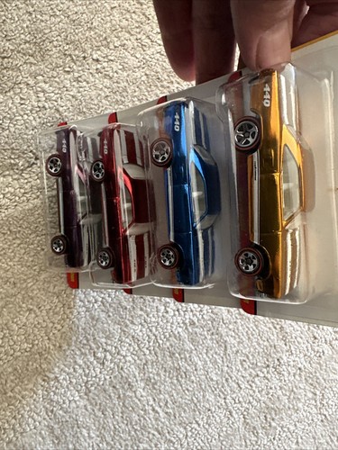 2008 4 SET ‘70 Plymouth ROAD RUNNER HOT WHEELS CLASSICS 1 MOPAR 1970 - Picture 9 of 12