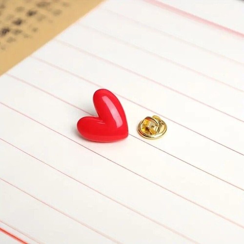 Minimalist Red Heart Resin Brooch Women Jewelry Gifts Students Bag Cartoon Badge - Picture 4 of 5