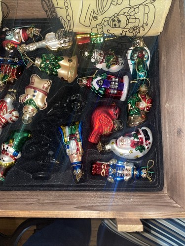 Thomas Pacconi Classics 36 Pc. Set 2003, Blown Glass in Original Wood Crate - Picture 10 of 21