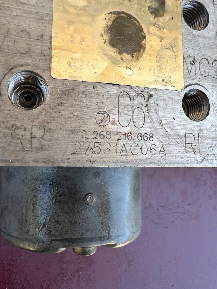 Módulo de bomba de freno ABS de fabricante de equipos originales 1998-2001 Subaru Legacy 2.5 | 27531AC06A Foto 3 de 3