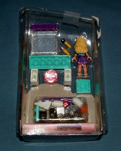 MY LIFE CHEF, MAKEUP ARTIST, & COWGIRL FIGURES - MEGA BLOKS - USED - Picture 5 of 6