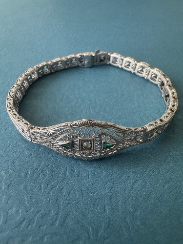 Antiguo brazalete Art Deco de filigrana de plata de ley con diamantes y esmeraldas talla 7 - Imagen 2 de 14