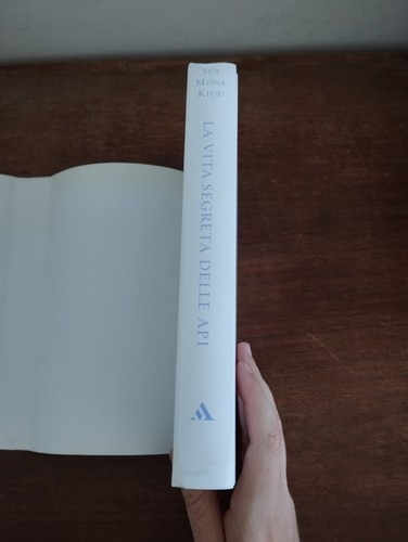 La vita segreta delle api  Kidd Sue M. 2006 Mondadori - Picture 7 of 14