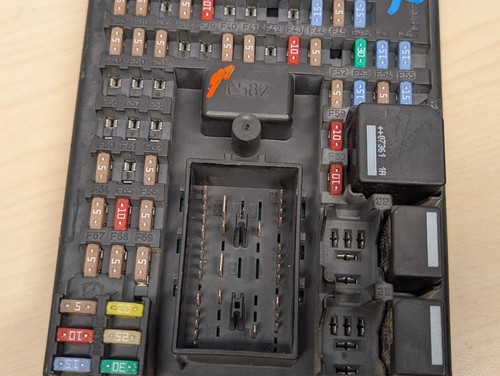 Fuse Box CEM Module Land Rover Range Rover Sport YQE500420 - Picture 3 of 15