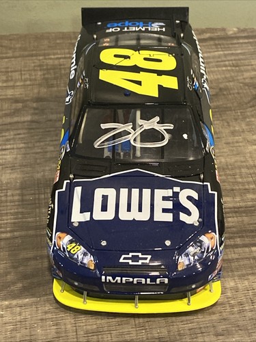 Autographed Action 1:24 2010 #48 Jimmie Johnson Foundation Impala - COA - Picture 2 of 17