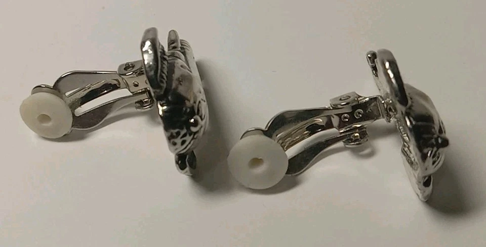 Pendientes de clip elefante tono plata Foto 4 de 4