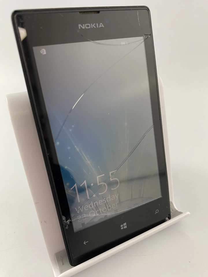 Nokia Lumia 520 Black Unlocked 8GB 4" 5MP Windows Smartphone Cracked - Image 3 of 4