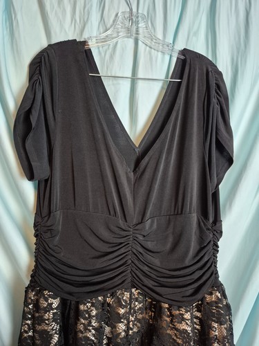 Solid Black w Lace Double V-Neck Cap Sleeve Midi Fit & Flare Dress Size 18W - Foto 2 di 6