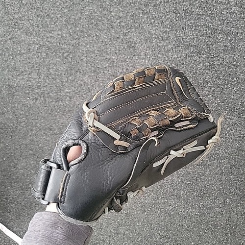 Nike Venom Diamond Ready 13 Inch Softball Glove RHT Great Condition - Picture 2 of 4