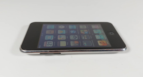 Apple iPod Touch 2nd Generation A1288 Black & Silver 8GB - Picture 3 of 8